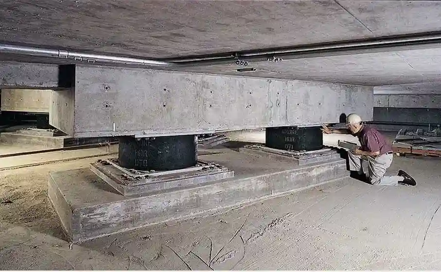 Projeto de Isolamento Sísmico de Base em Santo André: Critérios Técnicos e Normativos